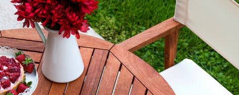 Jak odświeżyć drewniane meble ogrodowe w 3 krokach? Wskazówki eksperta Starwax